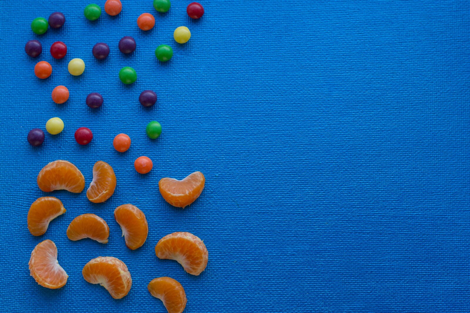 Canon EOS 7D + Canon EF 50mm F1.4 USM sample photo. Background, blue, candy photography