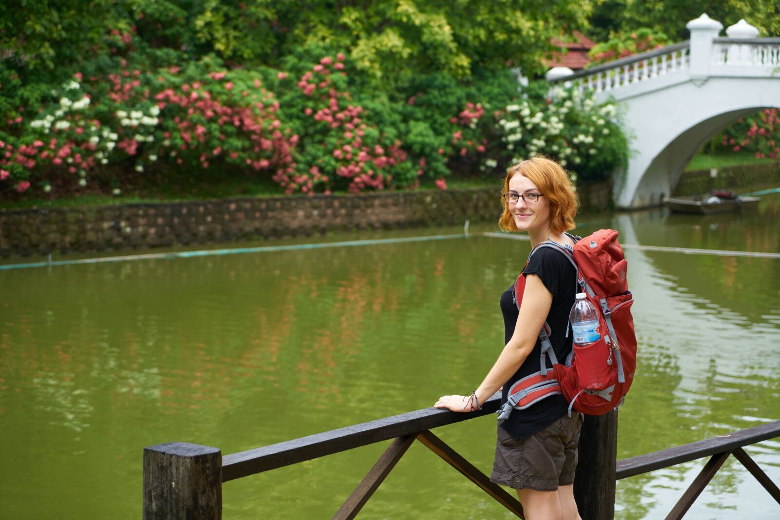 Sony a7R II sample photo. Tourist, backpack, navigator photography