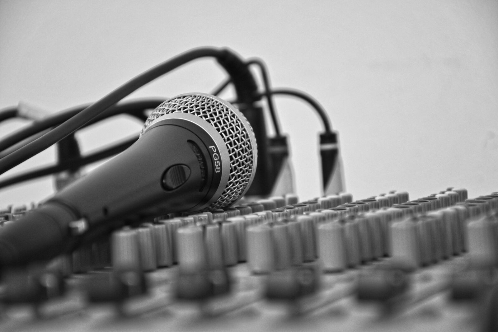 Nikon D7200 sample photo. Music, microphone, score photography
