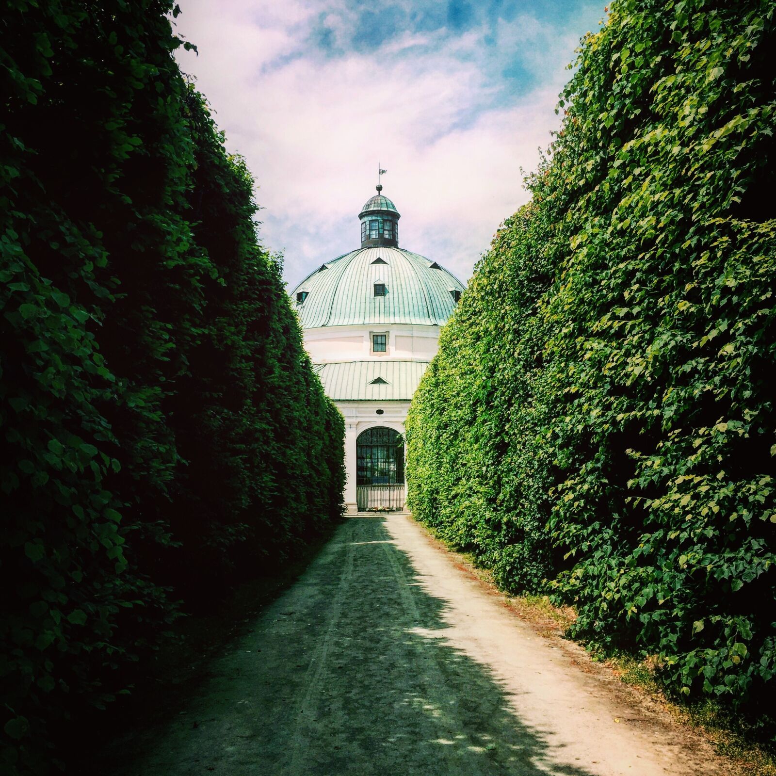 iPhone 6 Plus back camera 4.15mm f/2.2 sample photo. Kromeriz, garden, nature photography