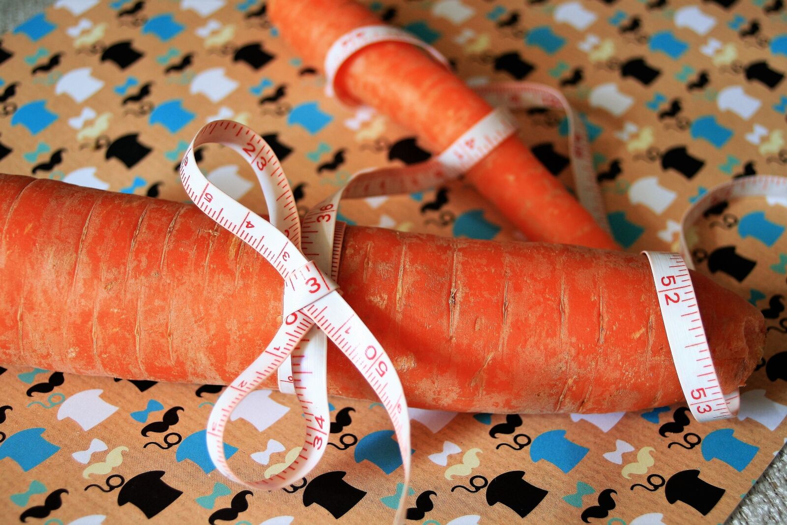 Canon EOS 400D (EOS Digital Rebel XTi / EOS Kiss Digital X) sample photo. Appetizing, diet, carrots photography