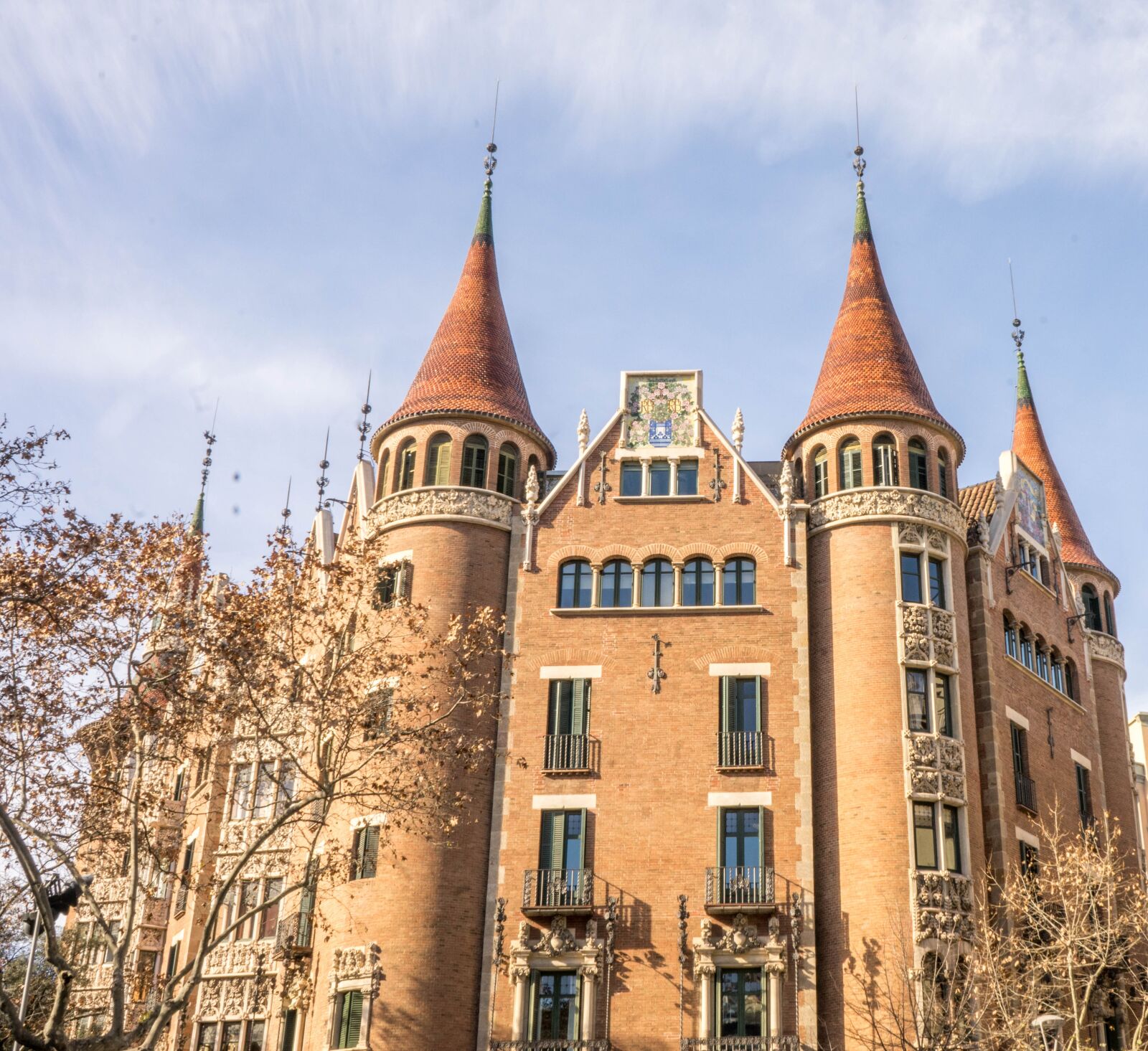 Sony a7R + Sony FE 28-70mm F3.5-5.6 OSS sample photo. Barcelona, spain, architecture photography