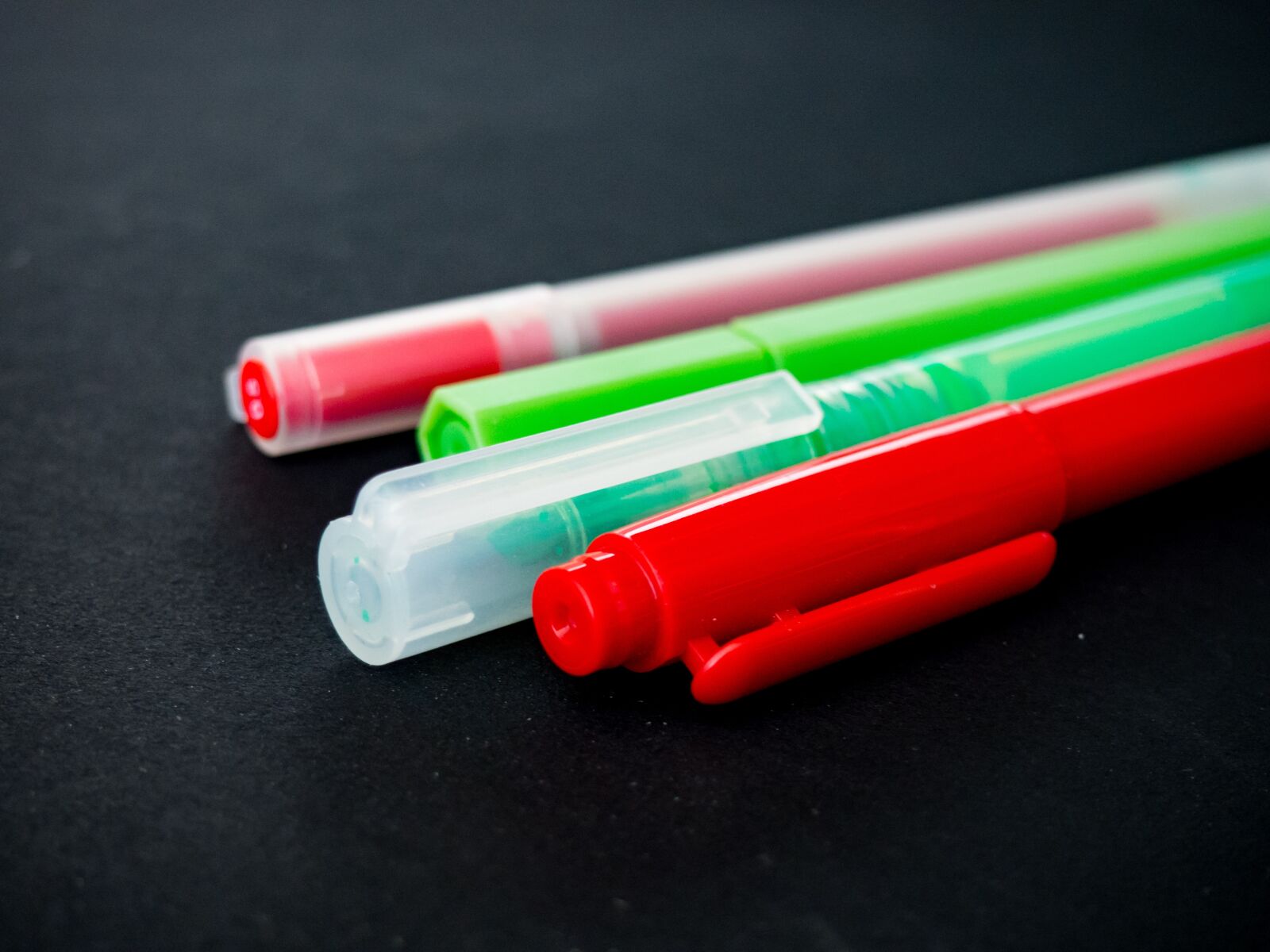 Olympus OM-D E-M10 sample photo. Pens, highlighters, marketers photography