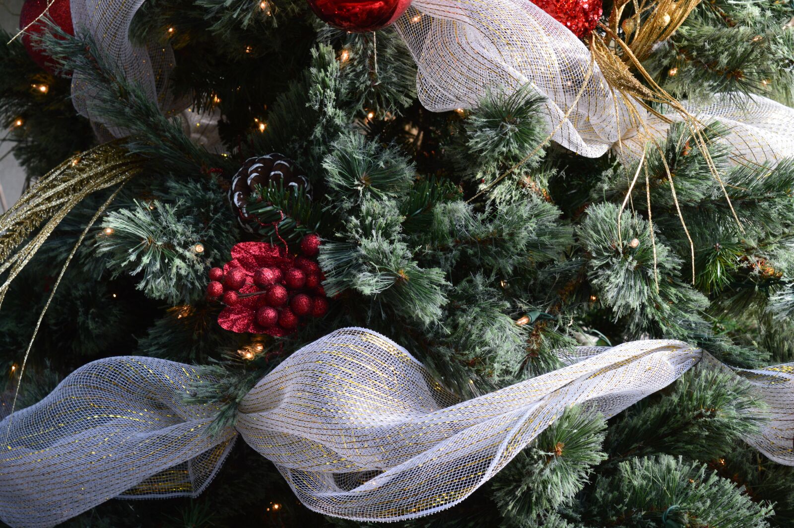 Nikon D3200 sample photo. Christmas tree, decorations, xmas photography