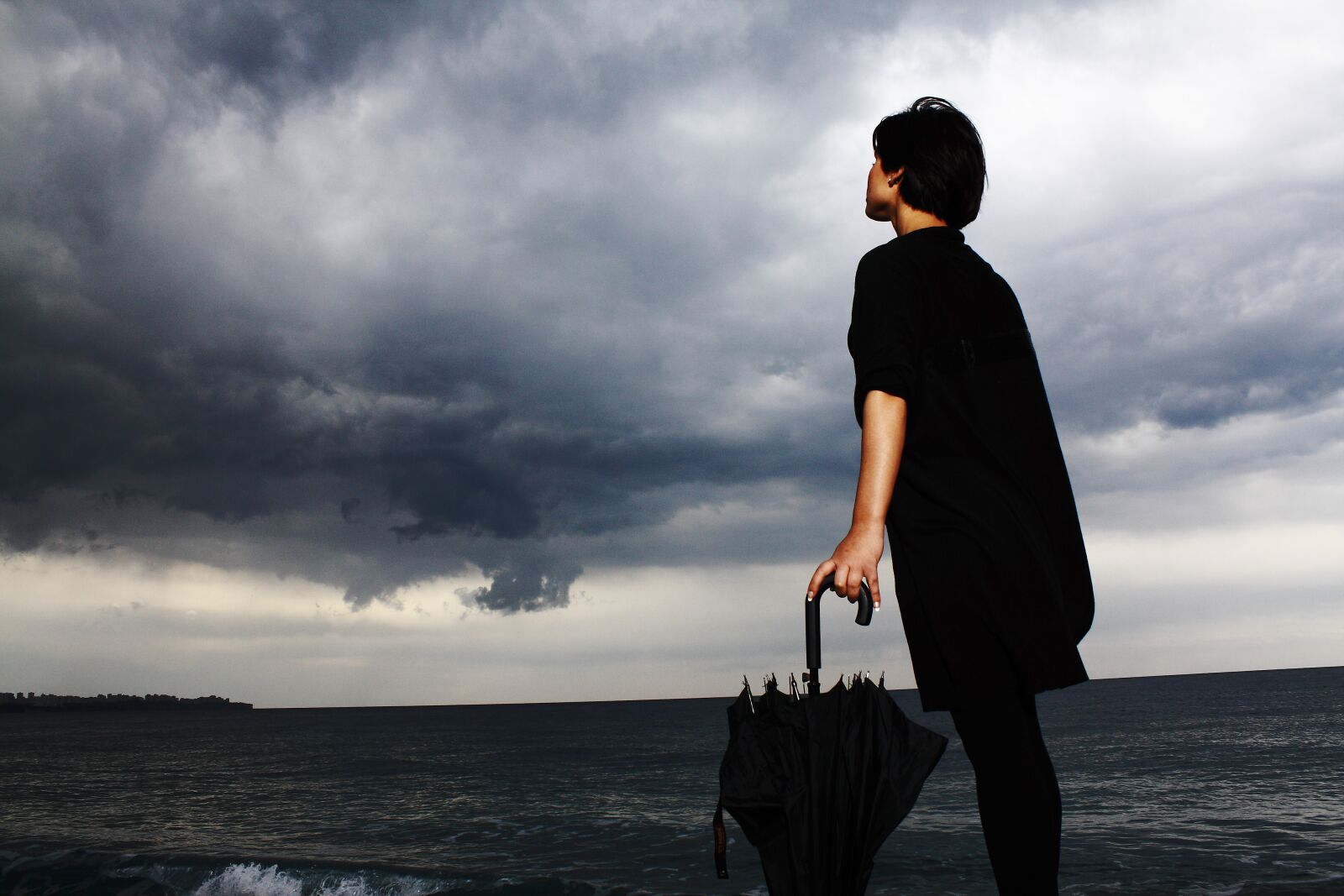 Canon EOS 450D (EOS Rebel XSi / EOS Kiss X2) sample photo. Umbrella, only, sad photography