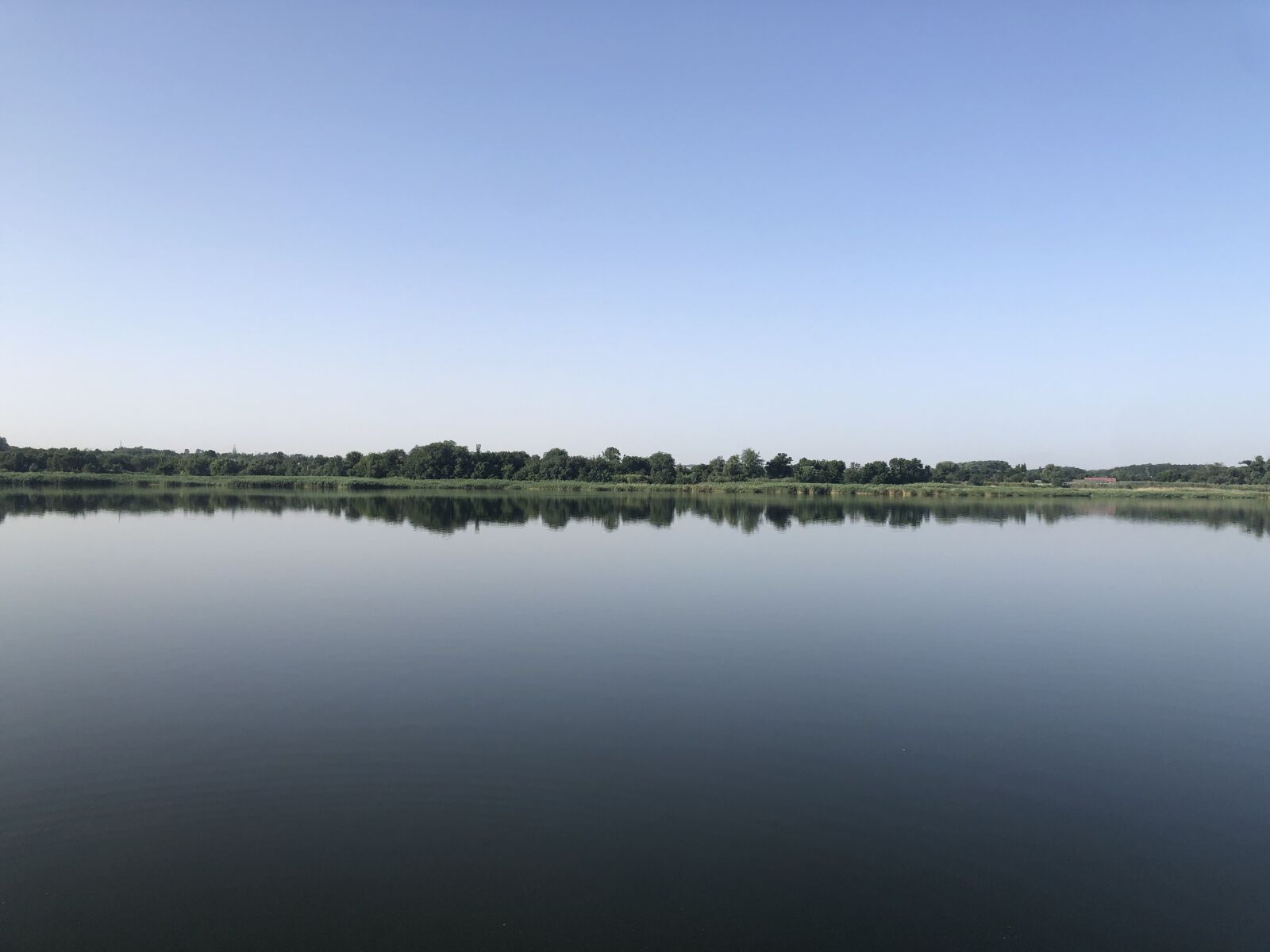 iPhone X back dual camera 4mm f/1.8 sample photo. River, blue, water photography
