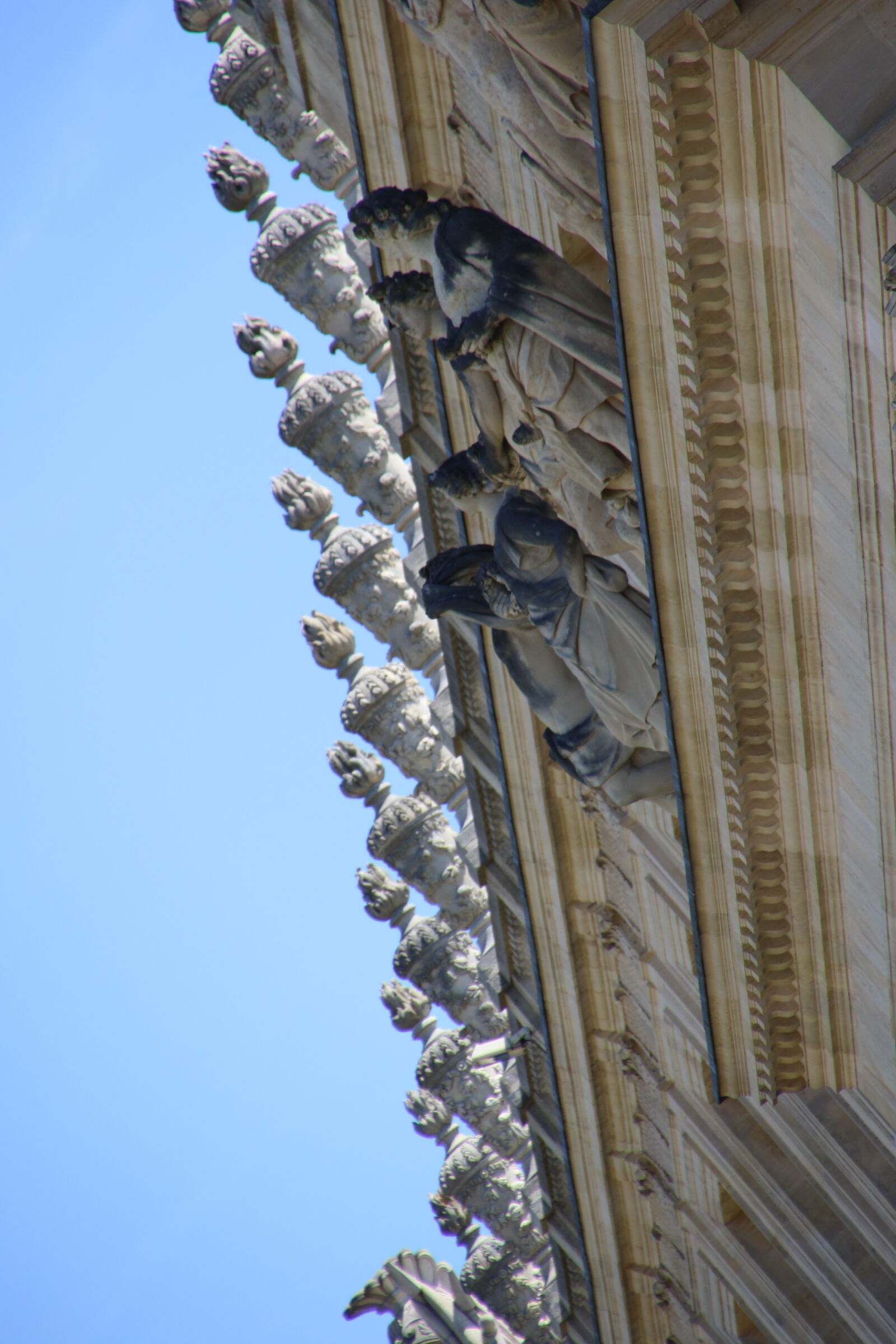 Canon EOS 7D Mark II sample photo. Architecture, blue, sky, building photography