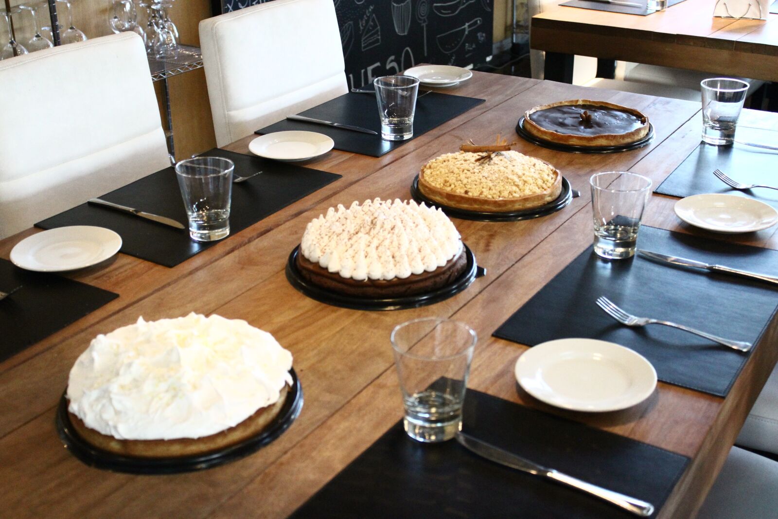 Canon EOS 500D (EOS Rebel T1i / EOS Kiss X3) sample photo. Pie, cake, chocolate photography