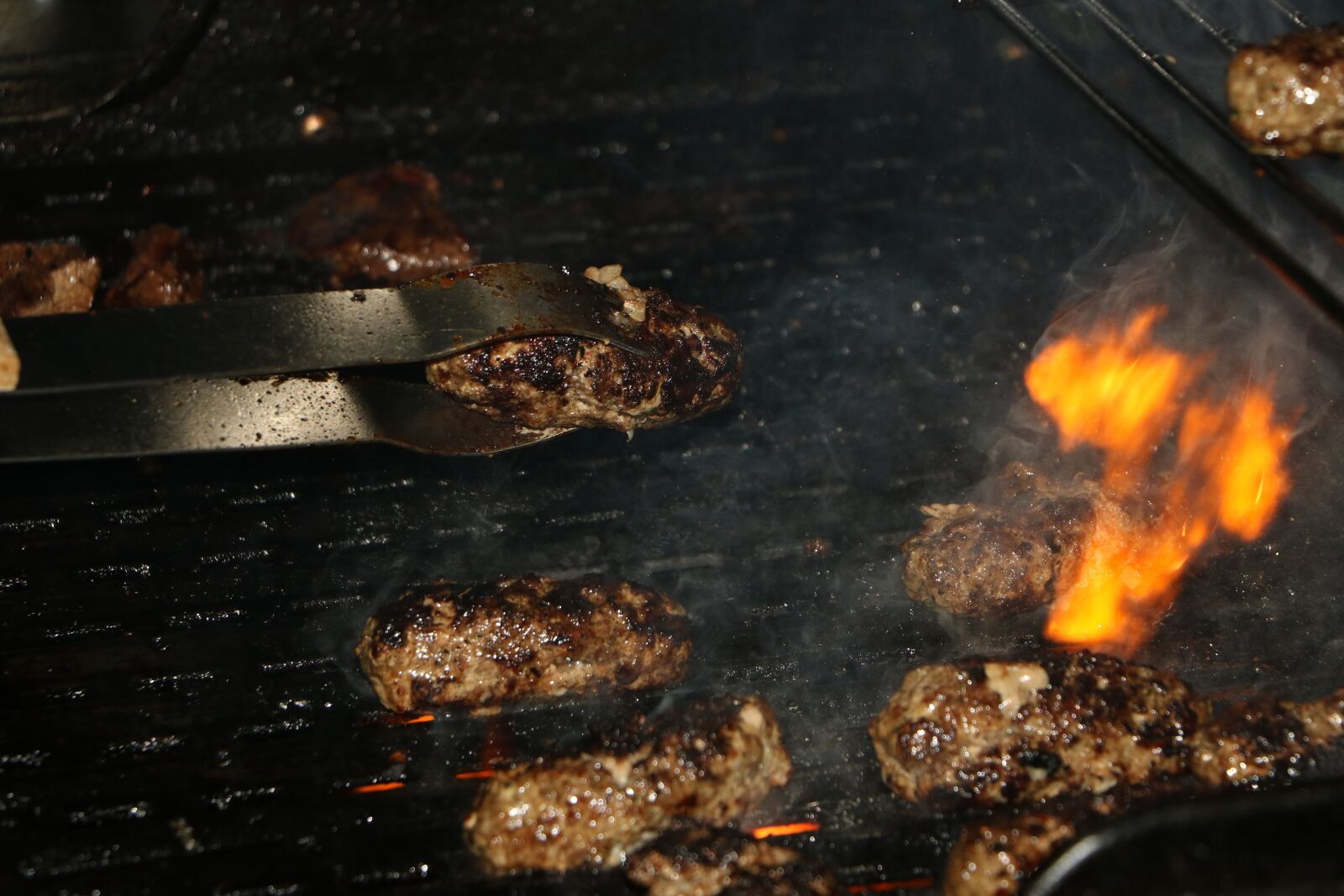Canon EOS 760D (EOS Rebel T6s / EOS 8000D) sample photo. Grill, barbecue, bbq grill photography
