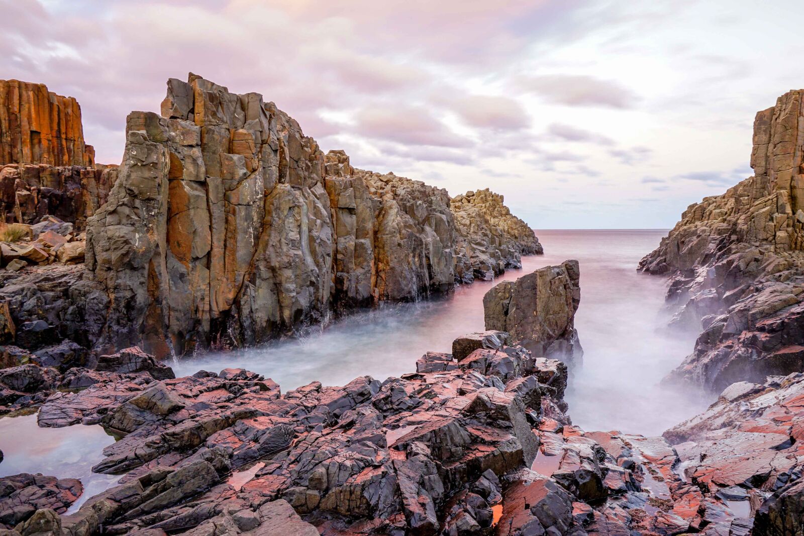 Sony a7 II + Sony Vario-Tessar T* FE 16-35mm F4 ZA OSS sample photo. Rock, sunset, sea photography