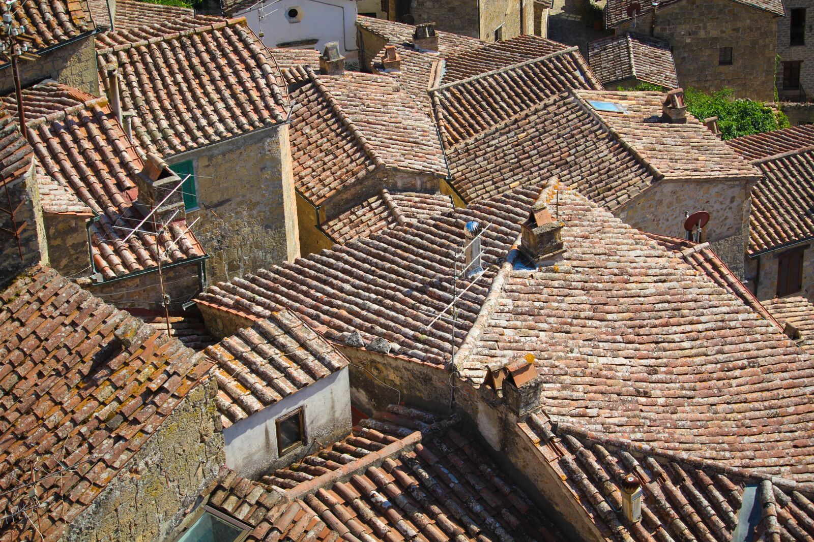 Canon EOS 60D + Canon EF-S 55-250mm F4-5.6 IS STM sample photo. Roofs, country, architecture photography