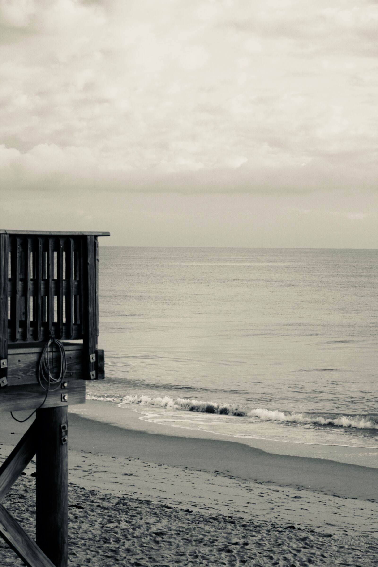 Canon EOS 550D (EOS Rebel T2i / EOS Kiss X4) sample photo. Pier, beach, ocean photography