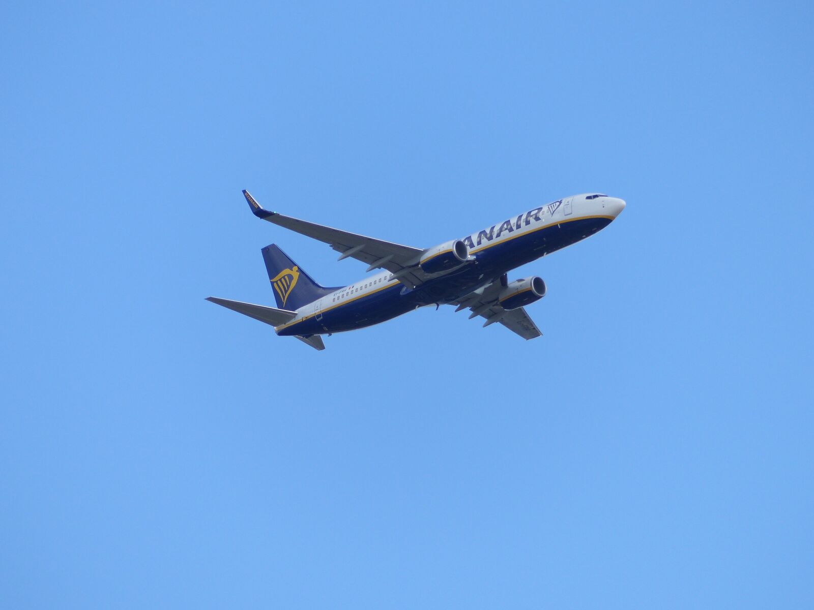 Panasonic Lumix DMC-FZ200 sample photo. Plane, sky, travel photography