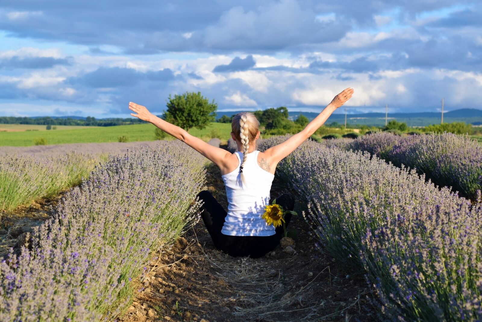 Nikon D3300 sample photo. Lavender, woman, field photography