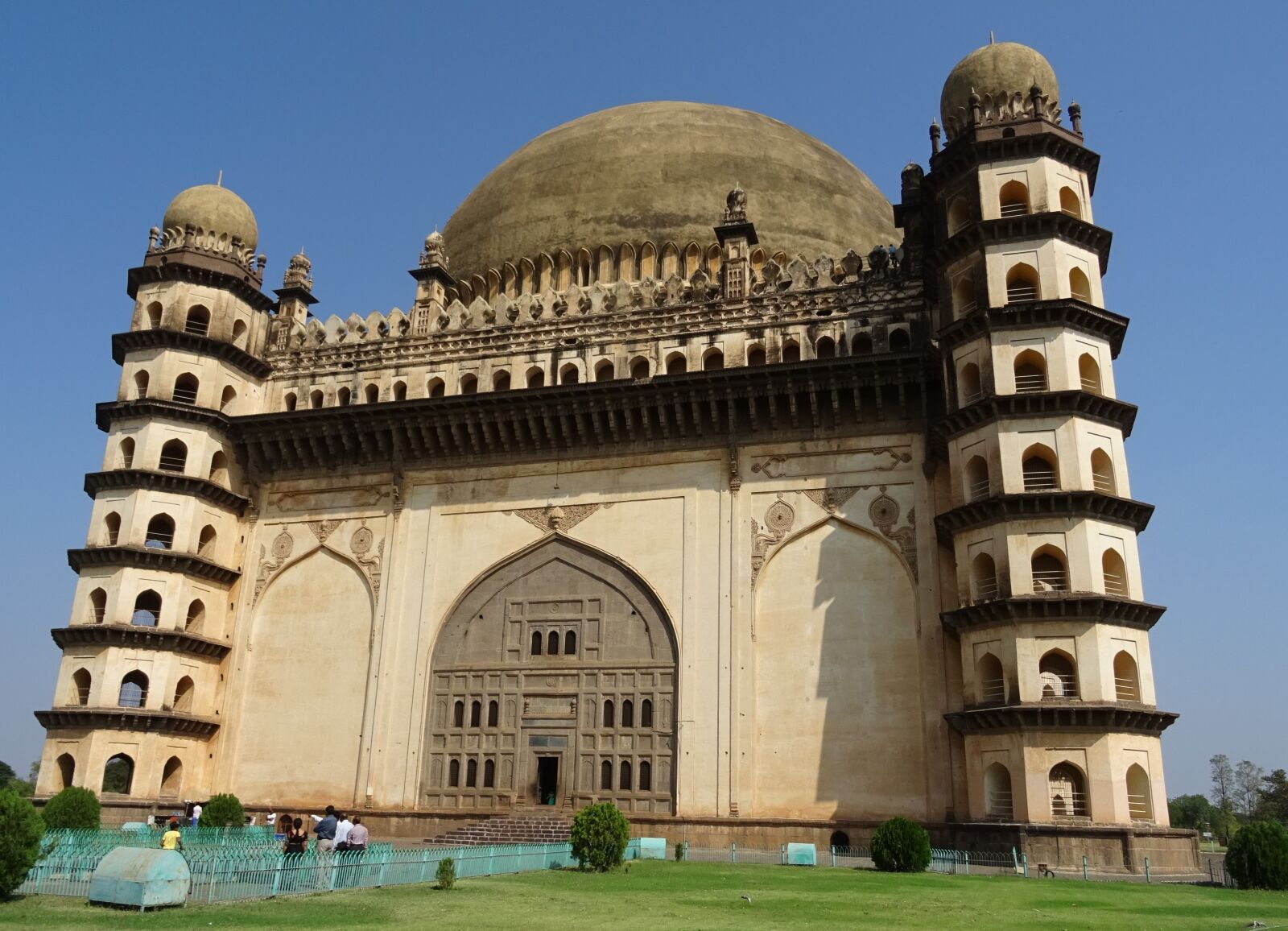 Sony DSC-HX60V sample photo. Gol gumbaz, mausoleum, monument photography