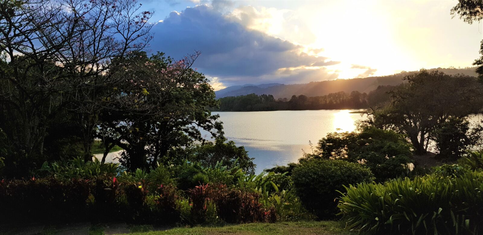 Samsung Galaxy S8+ sample photo. Lago, naturaleza, atardecer photography