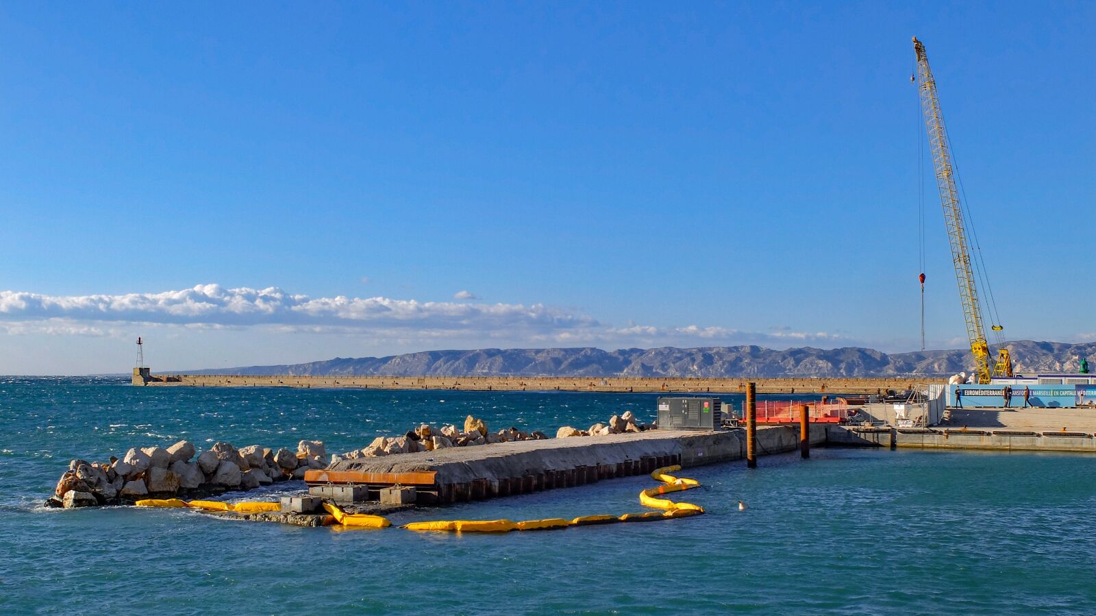 Fujifilm X30 sample photo. Sea wall, breakwater, harbor photography