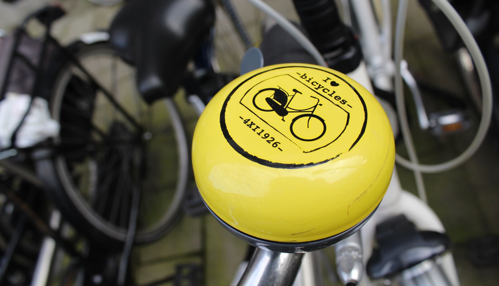 Canon EOS 1200D (EOS Rebel T5 / EOS Kiss X70 / EOS Hi) sample photo. Amsterdam, bell, bicycle, holland photography