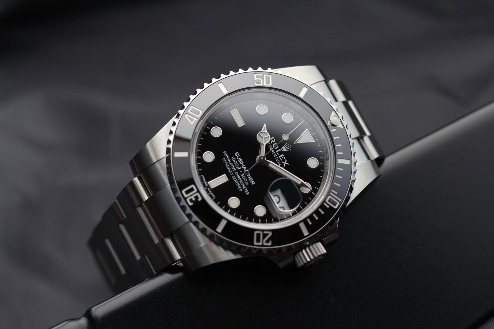 Canon EOS 60D + Canon EF-S 60mm F2.8 Macro USM sample photo. Rolex, submariner, date photography