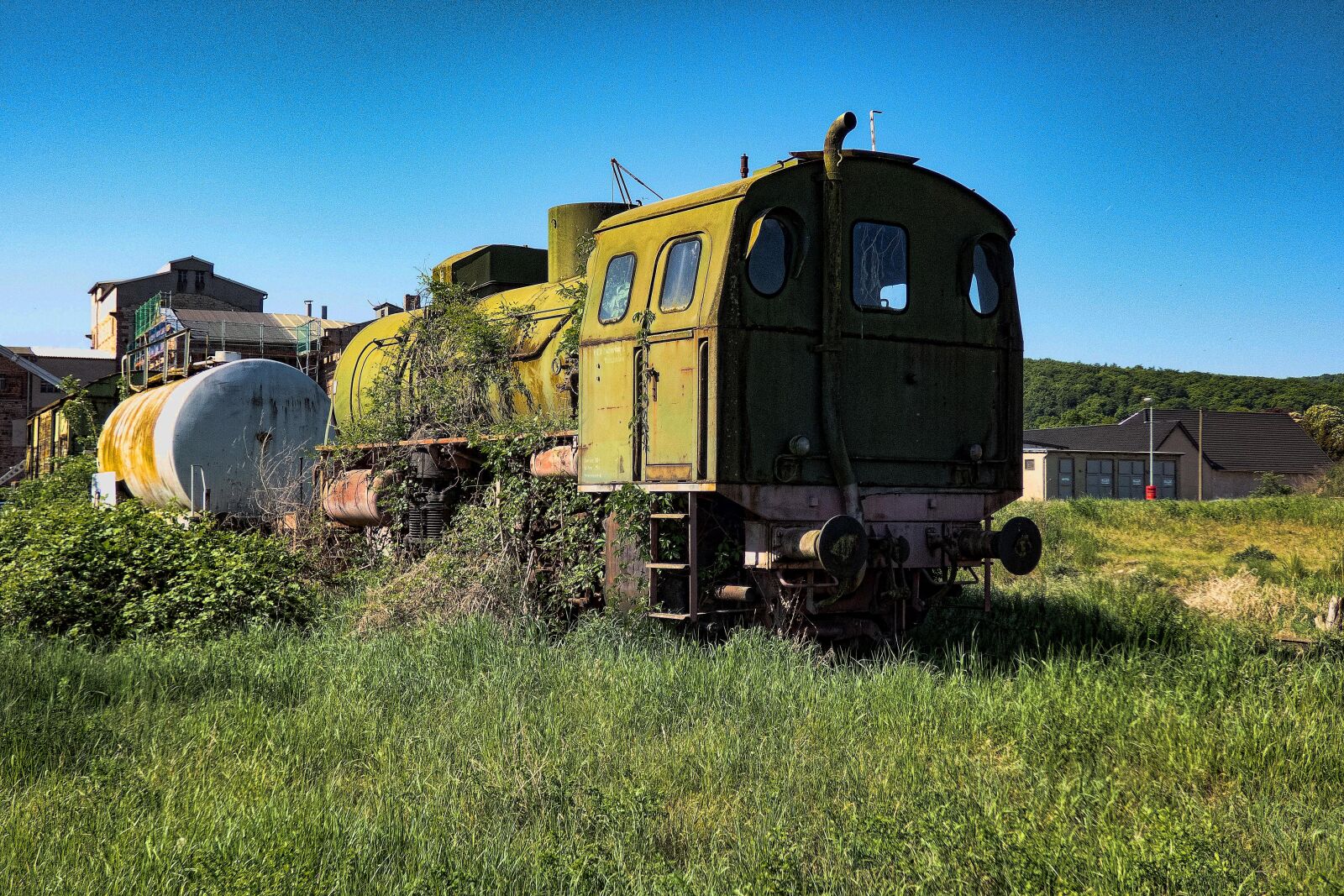 Panasonic Lumix DC-FZ80 (Lumix DC-FZ82) sample photo. Loco, locomotive, railway photography