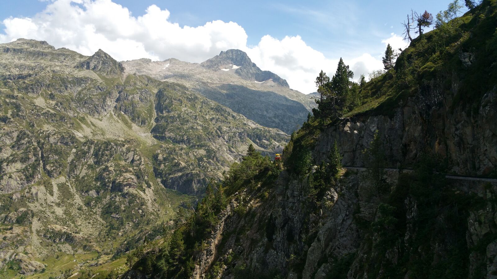 Samsung Galaxy Note4 sample photo. France, pyrenees photography