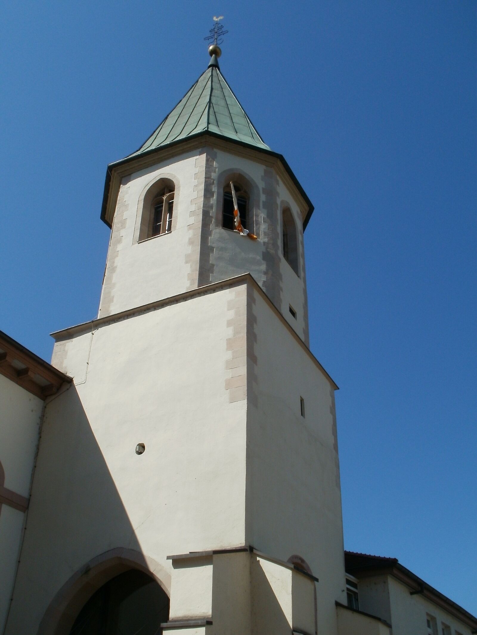 Olympus FE47,X43 sample photo. Church, building, architecture photography
