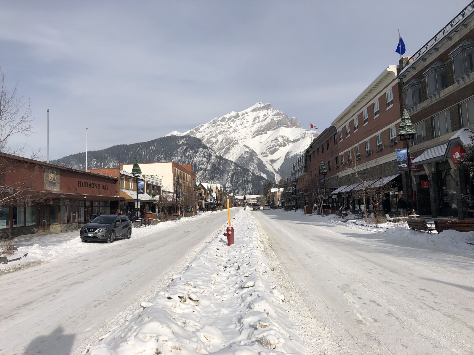 iPhone 8 back camera 3.99mm f/1.8 sample photo. Banff, canada, winter photography