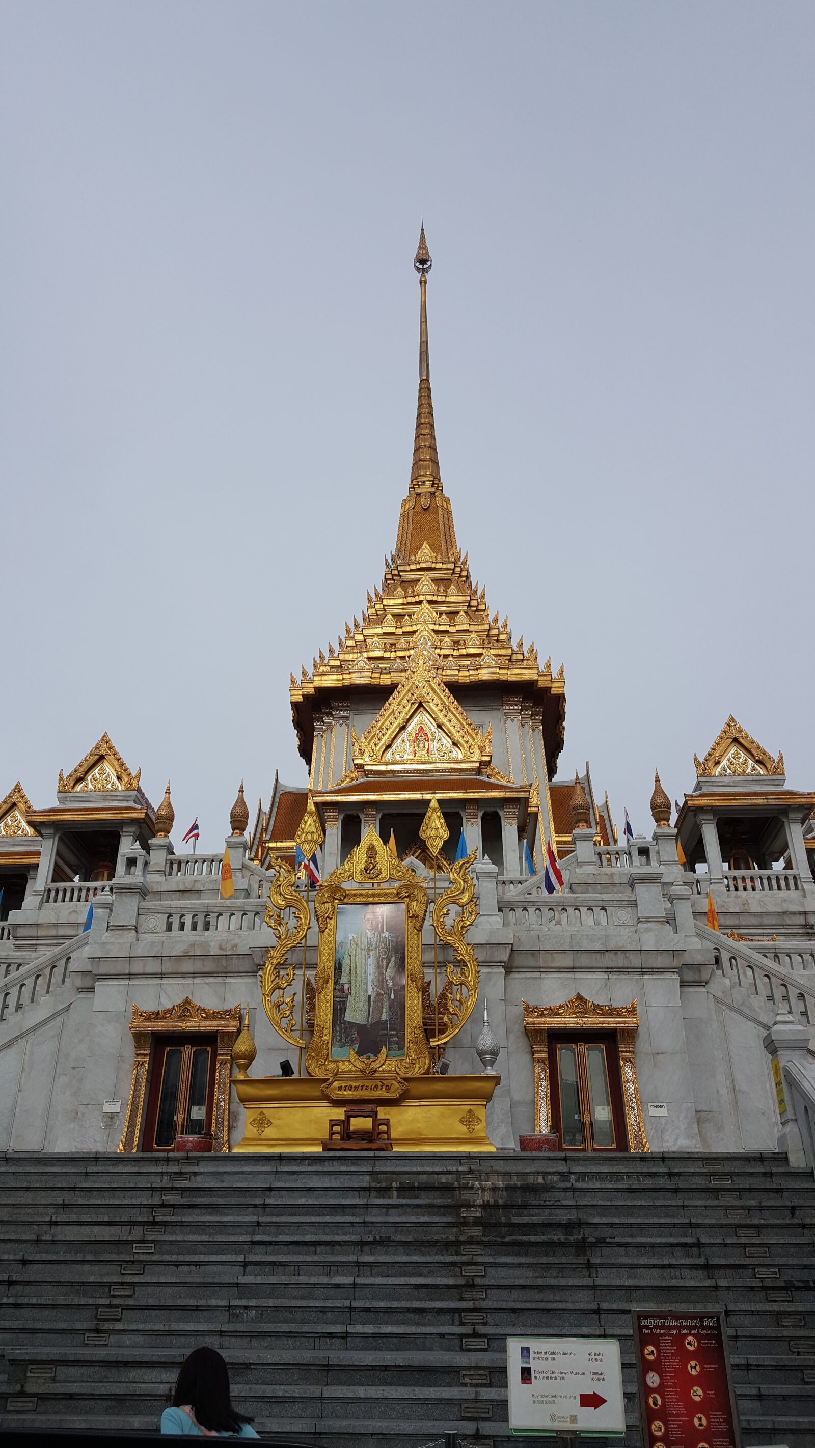 Samsung Galaxy Note5 sample photo. Wat traimit, buddhism, golden photography