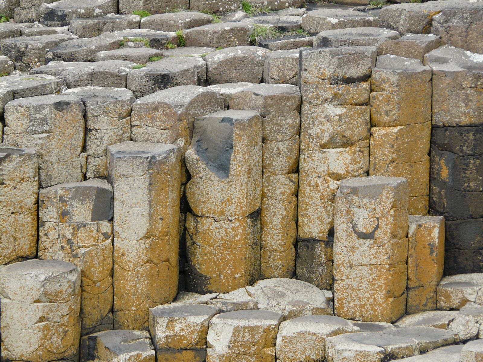 Panasonic DMC-FZ18 sample photo. Ireland, giant's causeway, rock photography