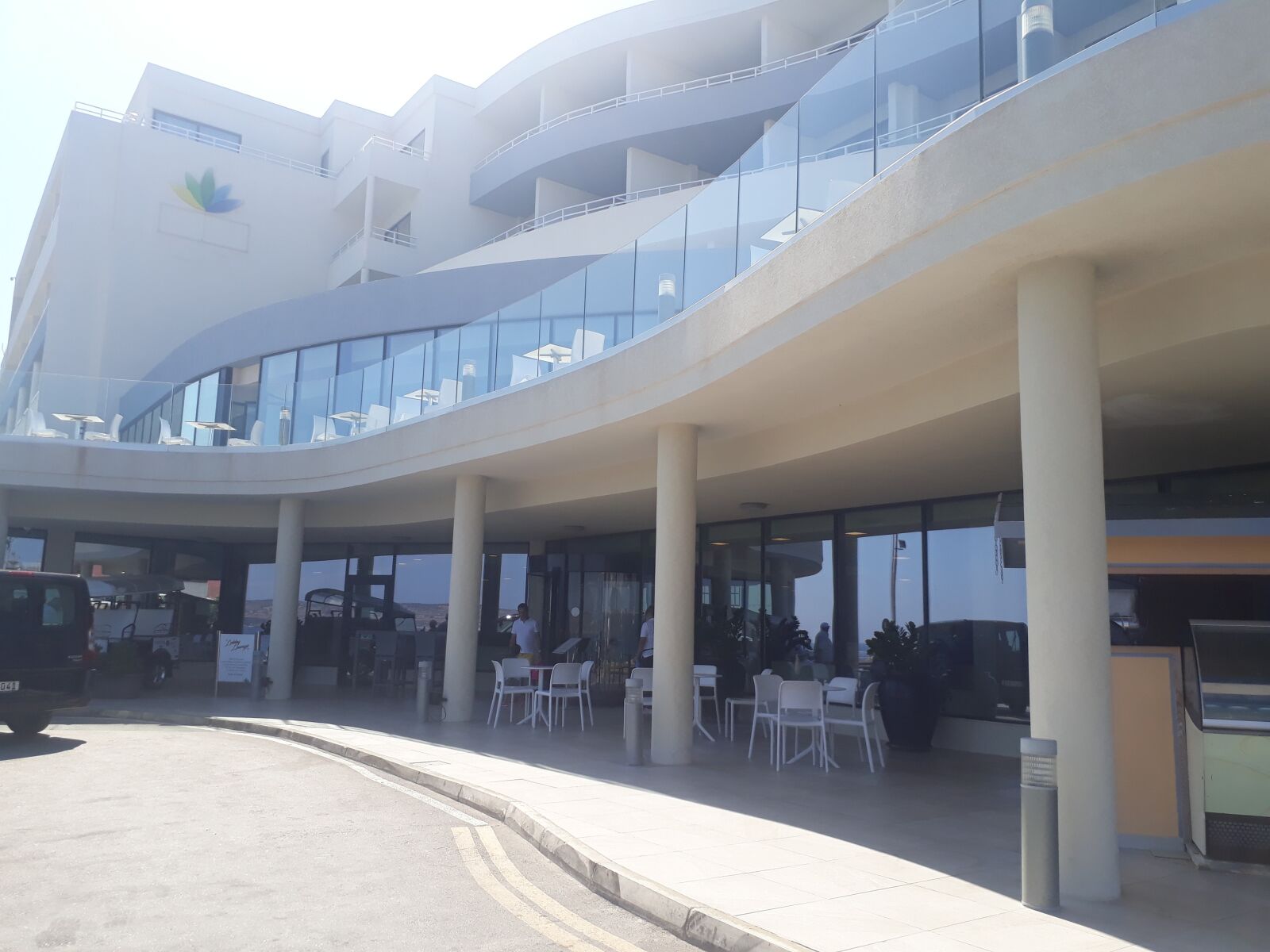 Samsung Galaxy A3(2017) sample photo. Malta, hotel, architecture photography