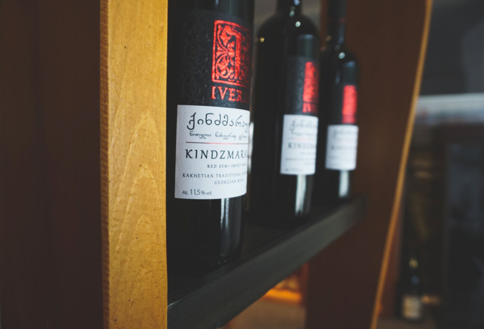Sony a6000 sample photo. Vine, georgian wine, kinzmarauli photography