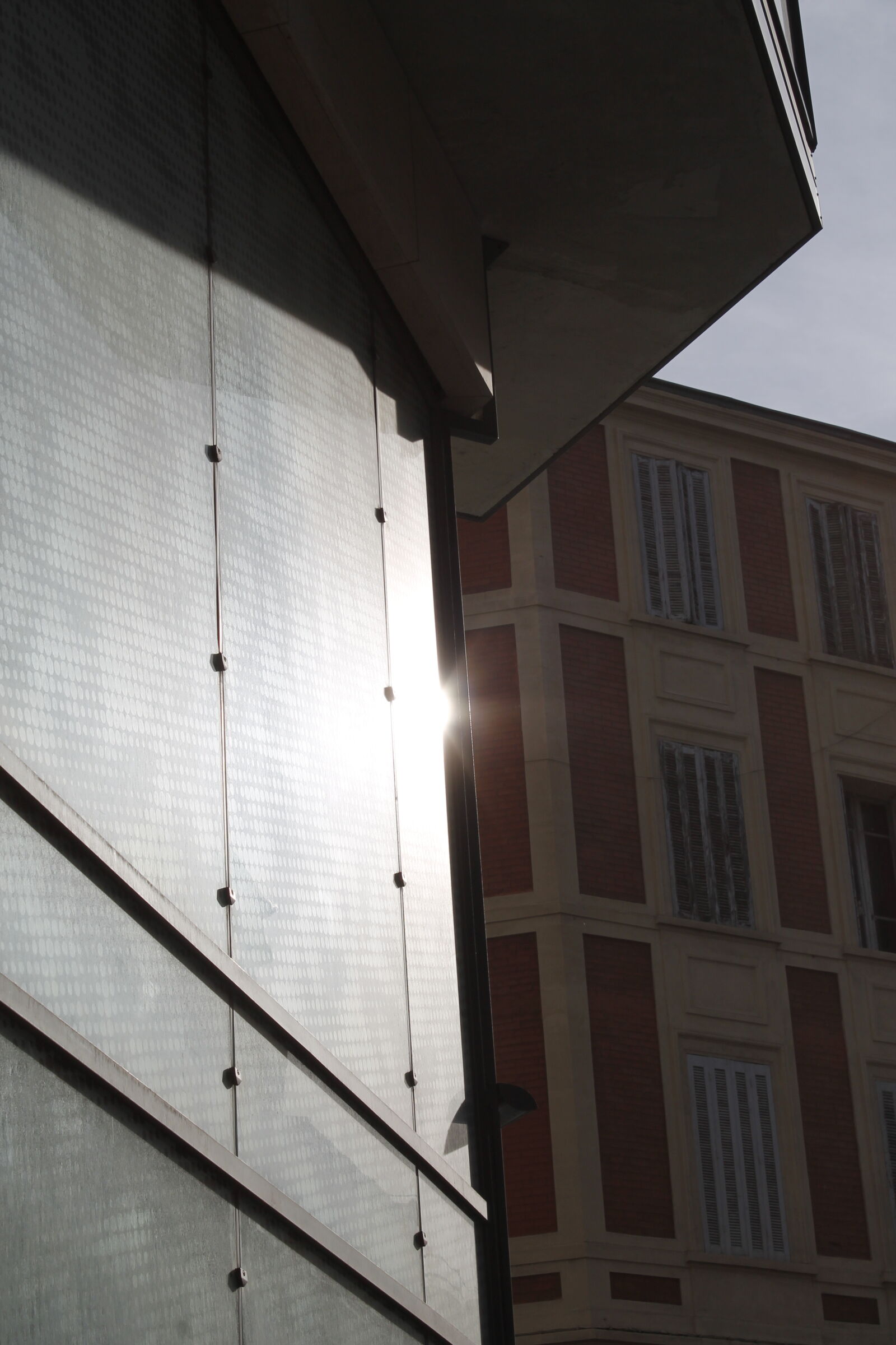 Canon EOS 1100D (EOS Rebel T3 / EOS Kiss X50) sample photo. Architecture, building, city, modern photography