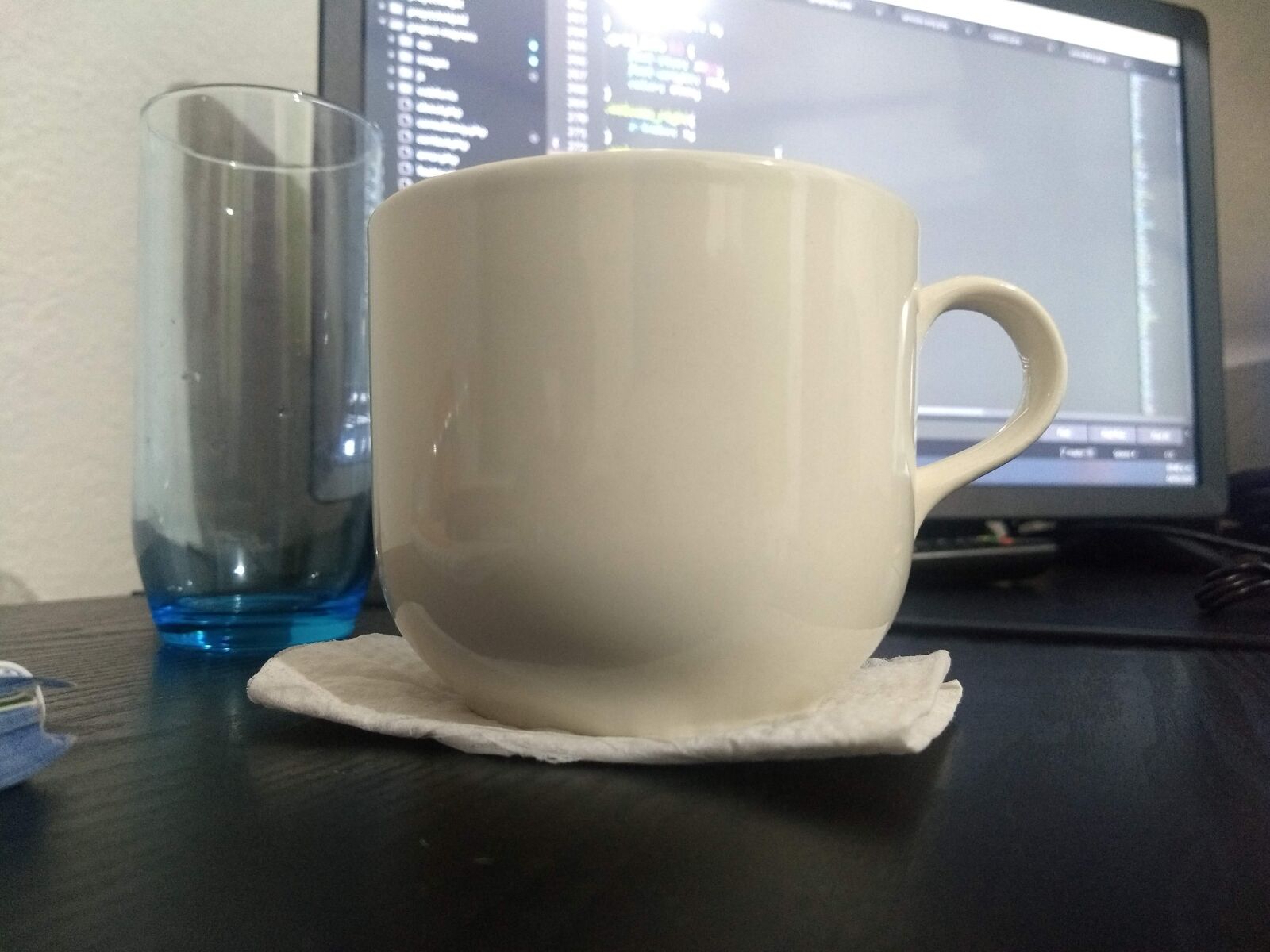 Motorola Moto G (5) Plus sample photo. Cup, coffee, office photography