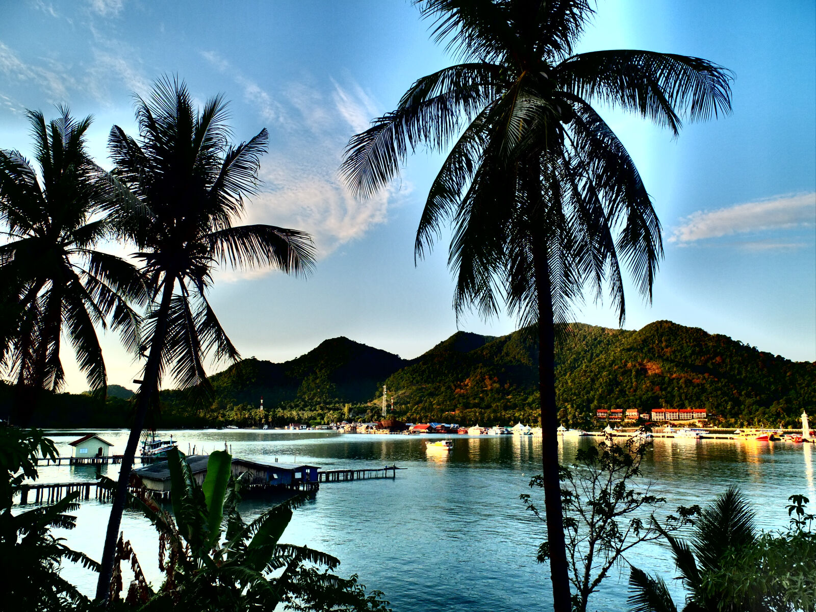 Fujifilm X10 sample photo. Asia, exotic, fishing, boats photography
