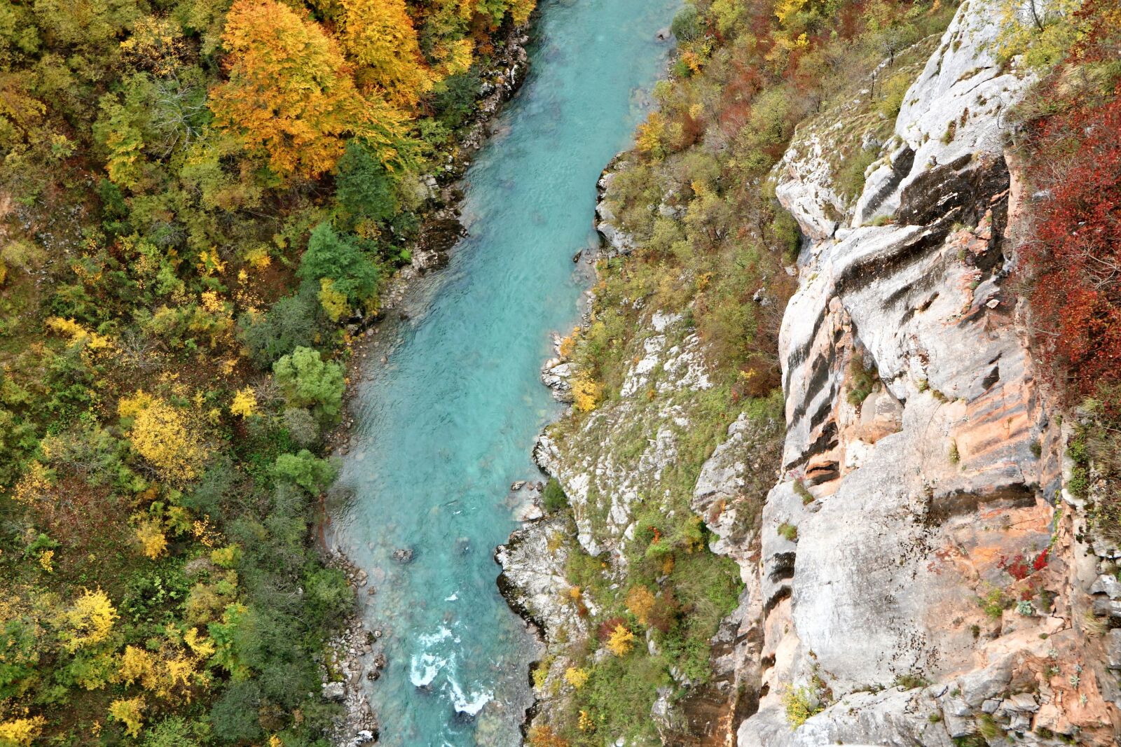 Углы в природе. Река с дрона. Река фото с дрона. River Drone.