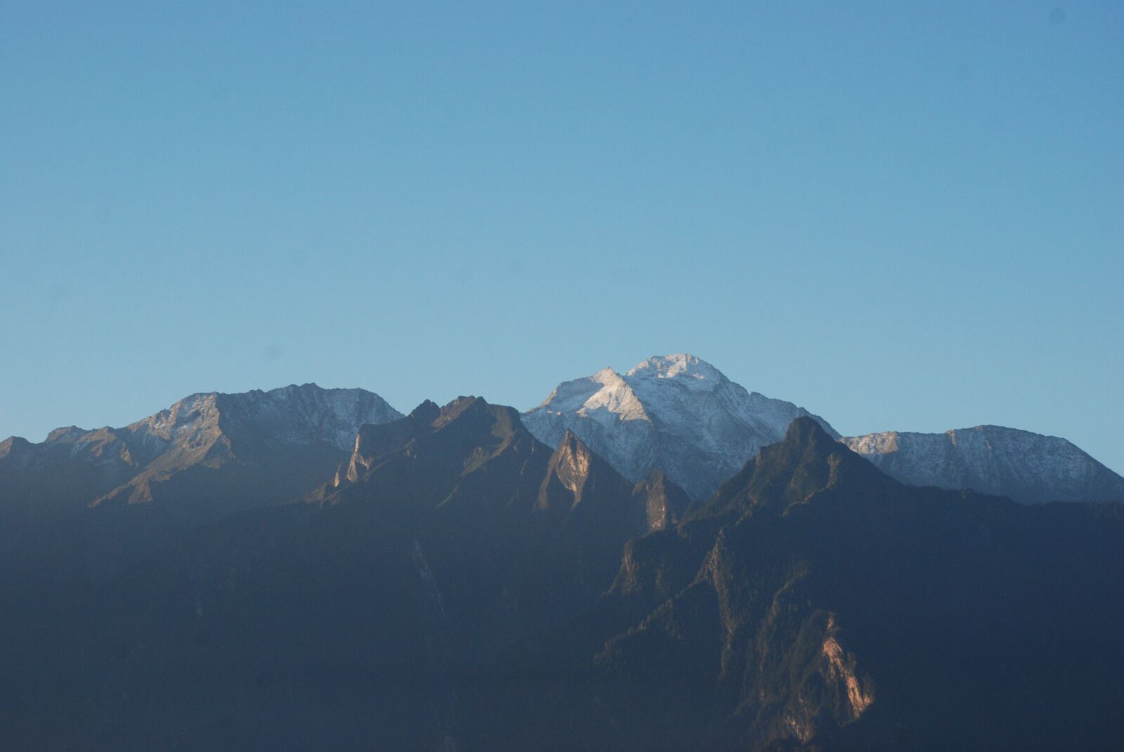 Nikon D80 sample photo. Clouds ranch, snow mountain photography