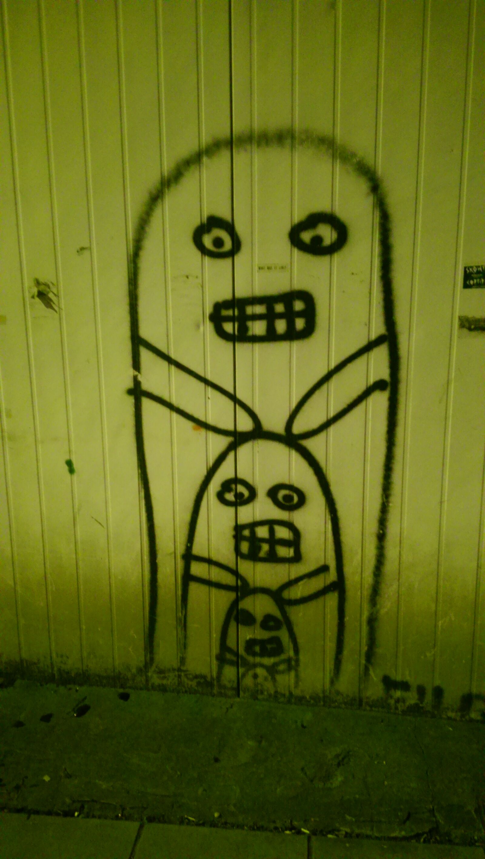HTC ONE MINI sample photo. Graffiti, night photography