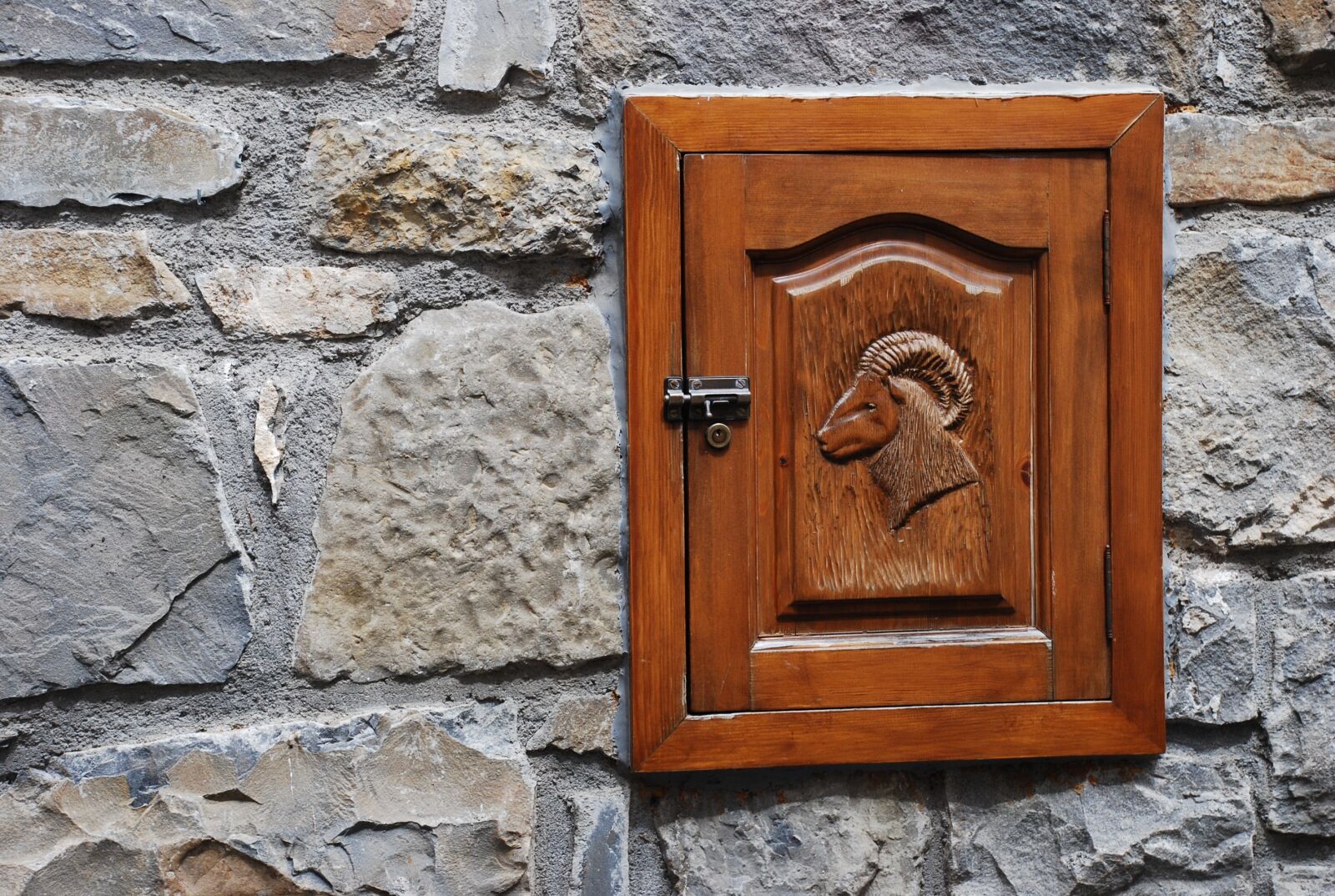 Nikon D40X sample photo. Wall, wood, people photography