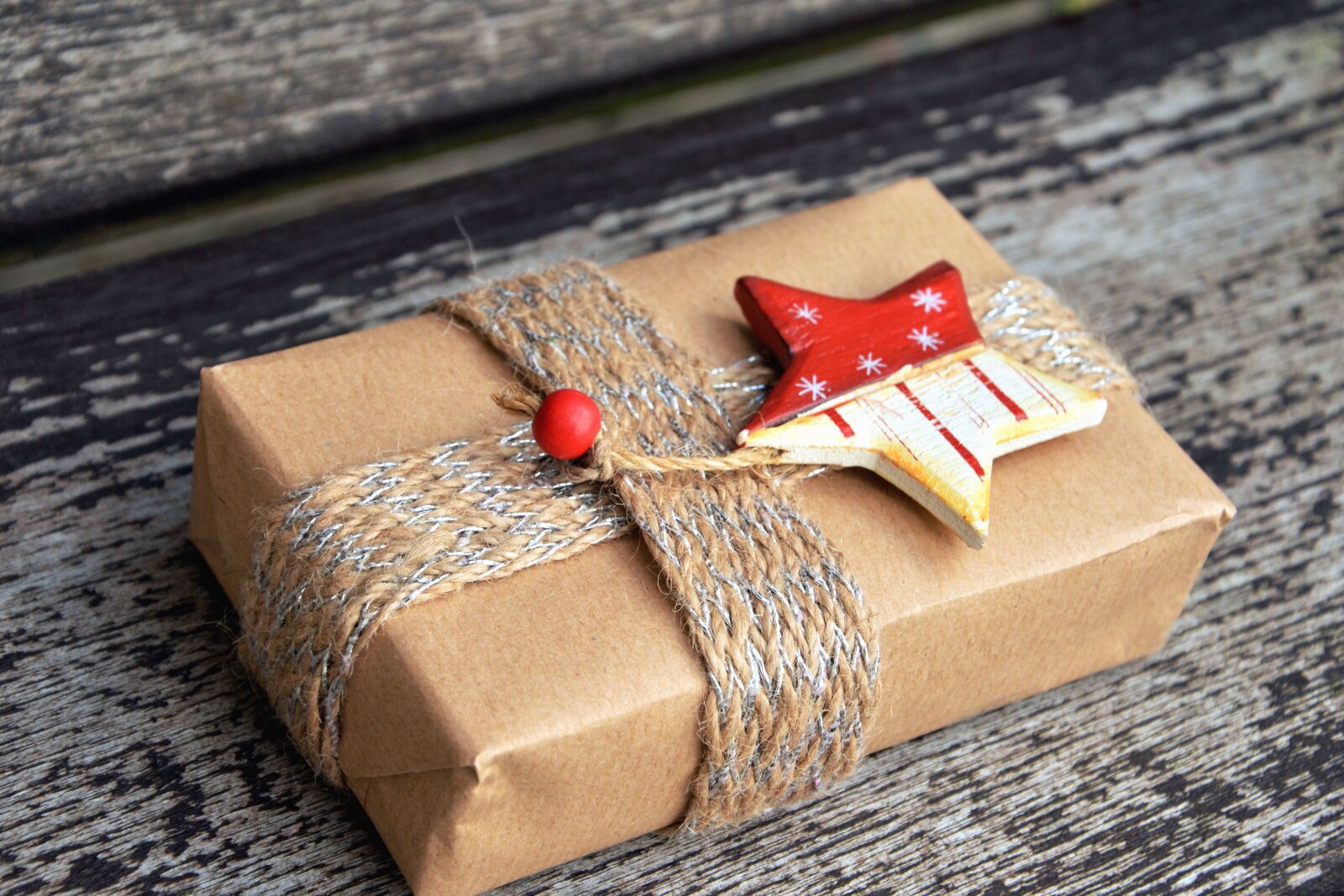 Nikon D5200 sample photo. Rope, gift, paper, star photography