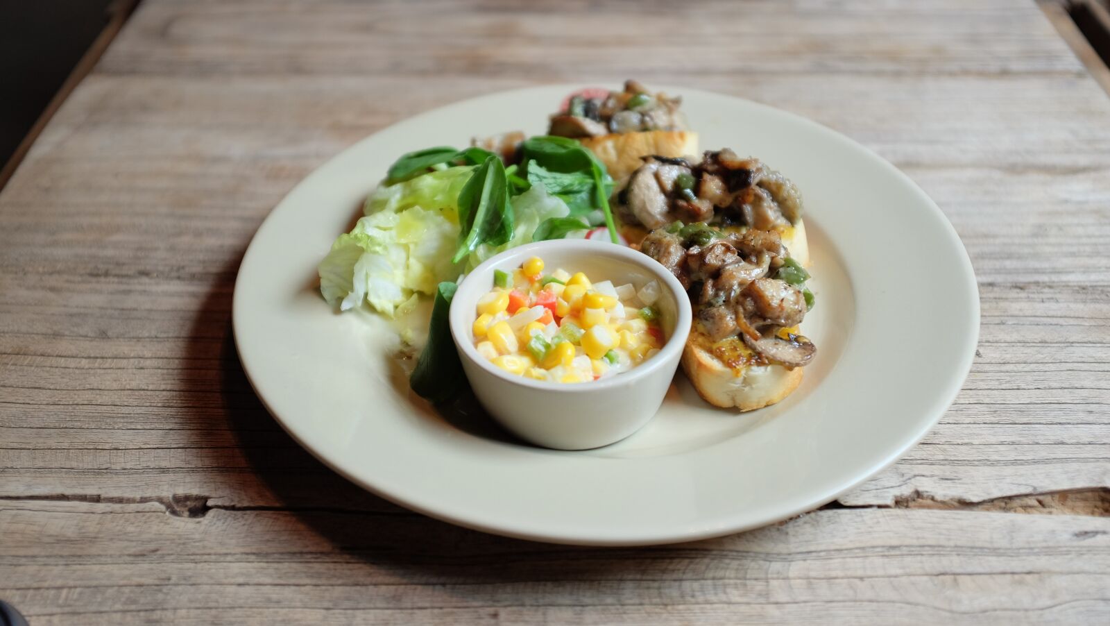 Fujifilm X100T sample photo. Gourmet, salad, health photography