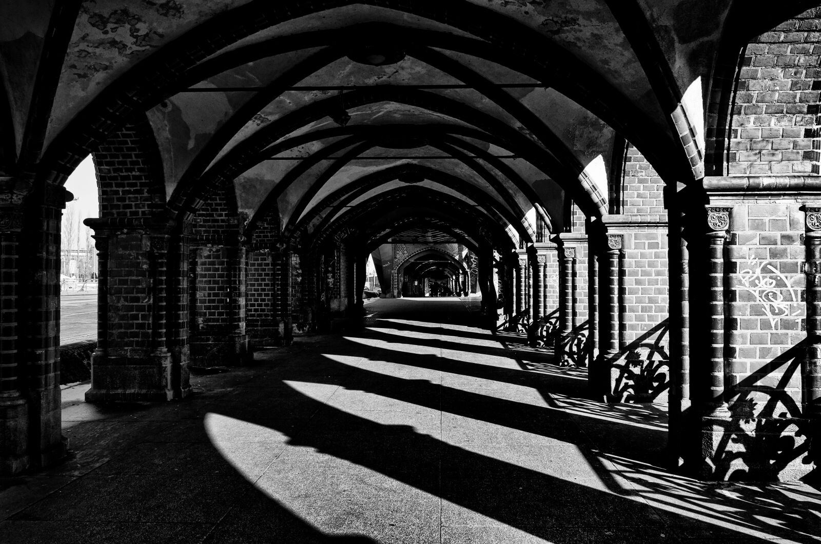 Nikon D5300 sample photo. Berlin, bridge, shadows photography