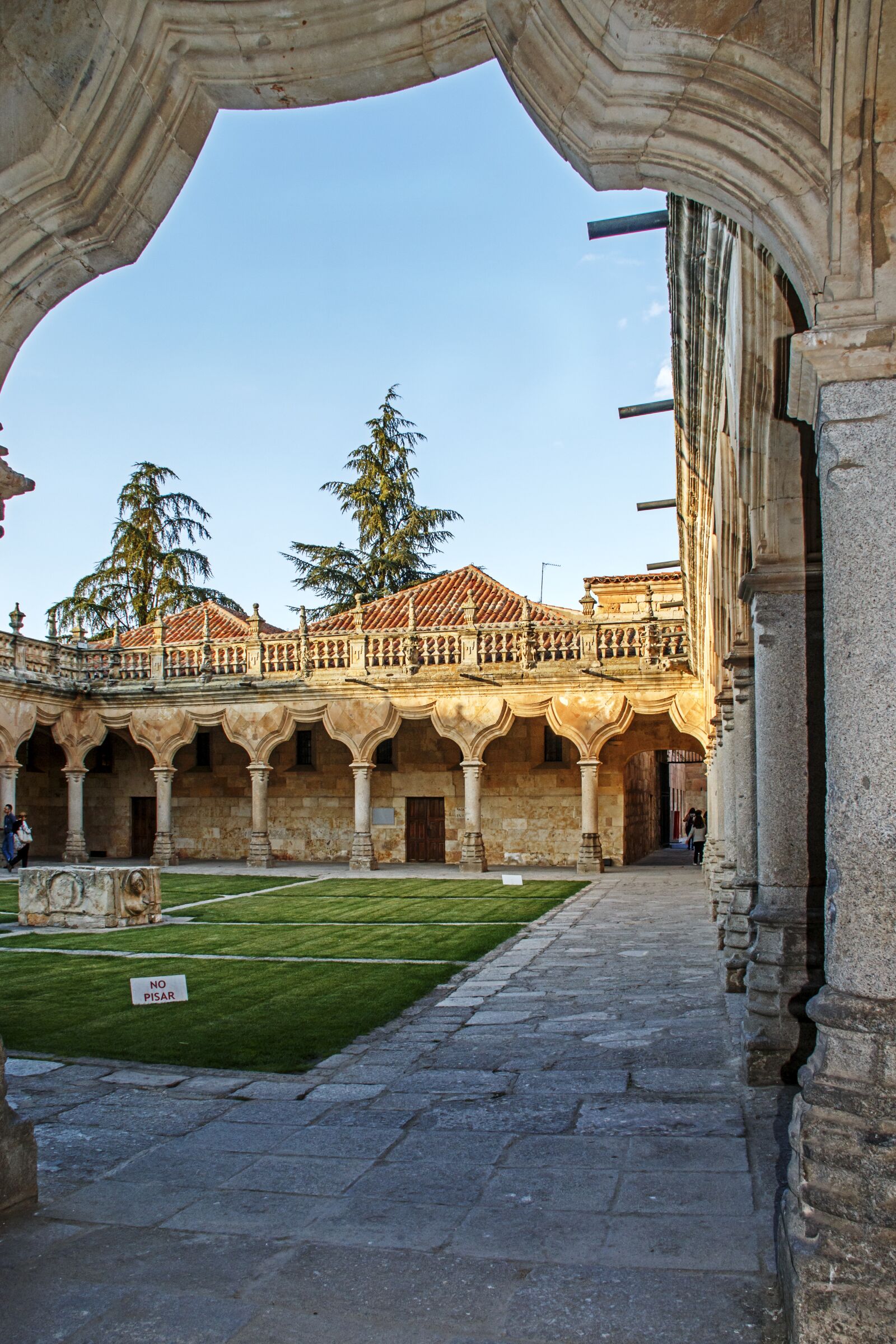 Canon EF-S 18-200mm F3.5-5.6 IS sample photo. Architecture, salamanca, spain photography