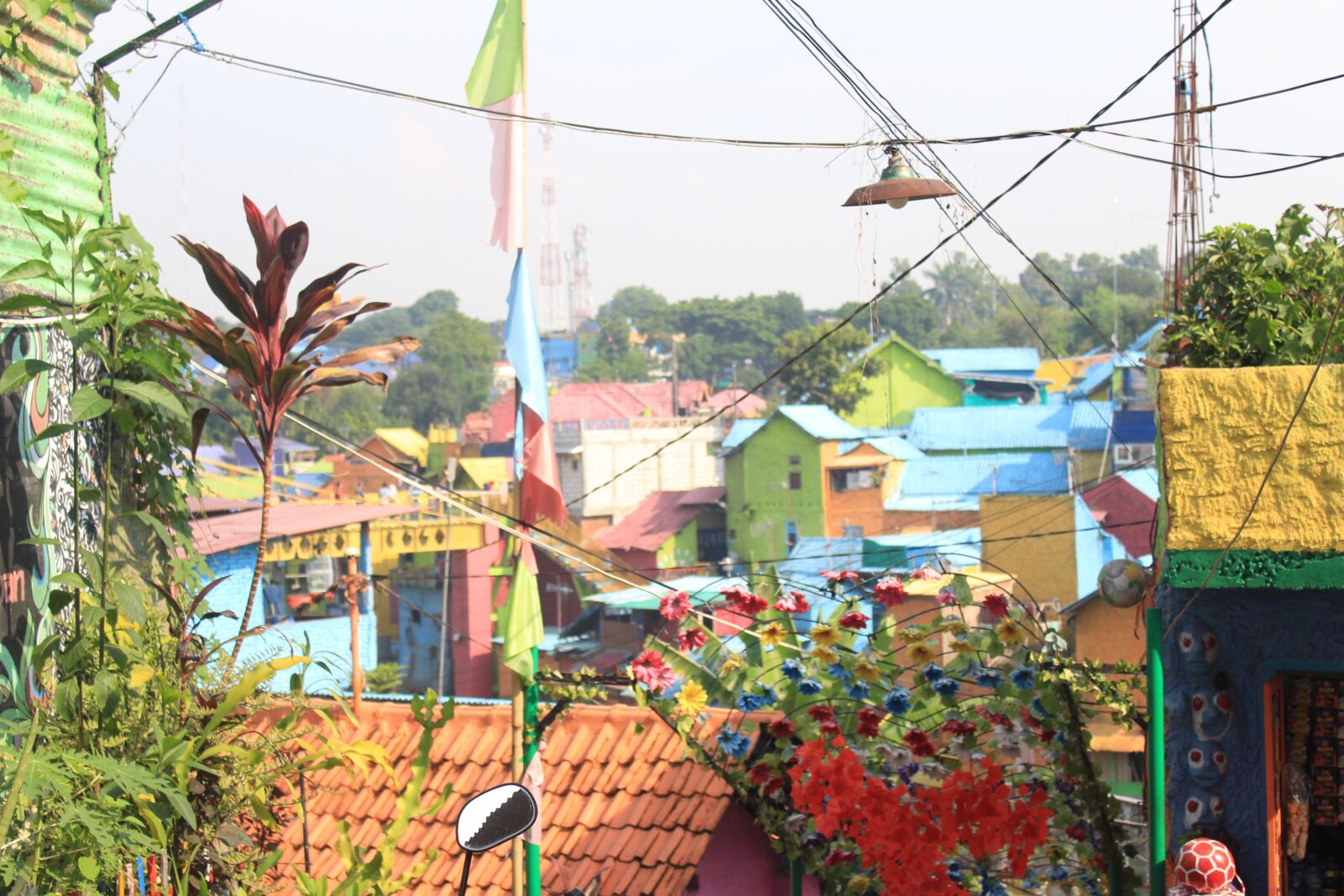 Canon EOS 700D (EOS Rebel T5i / EOS Kiss X7i) sample photo. Do color, hometown, roof photography