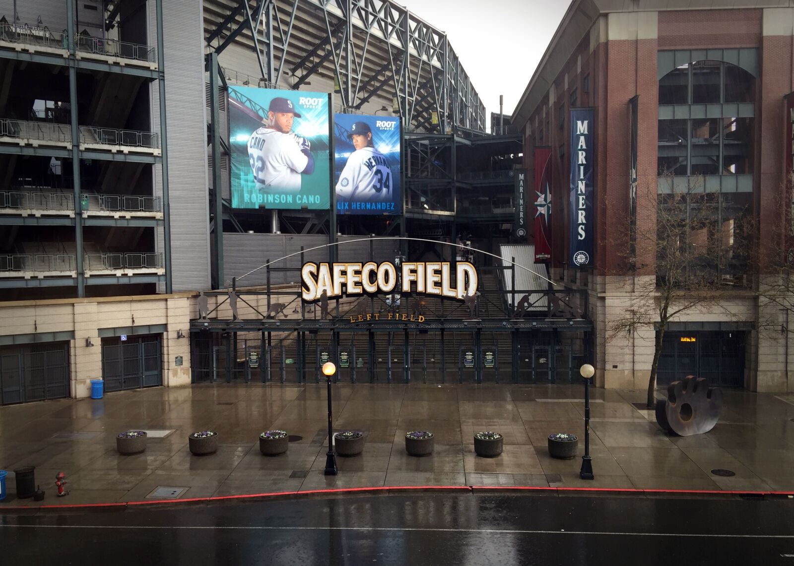 iPhone 6 Plus back camera 4.15mm f/2.2 sample photo. Architecture, baseball, building, exterior photography