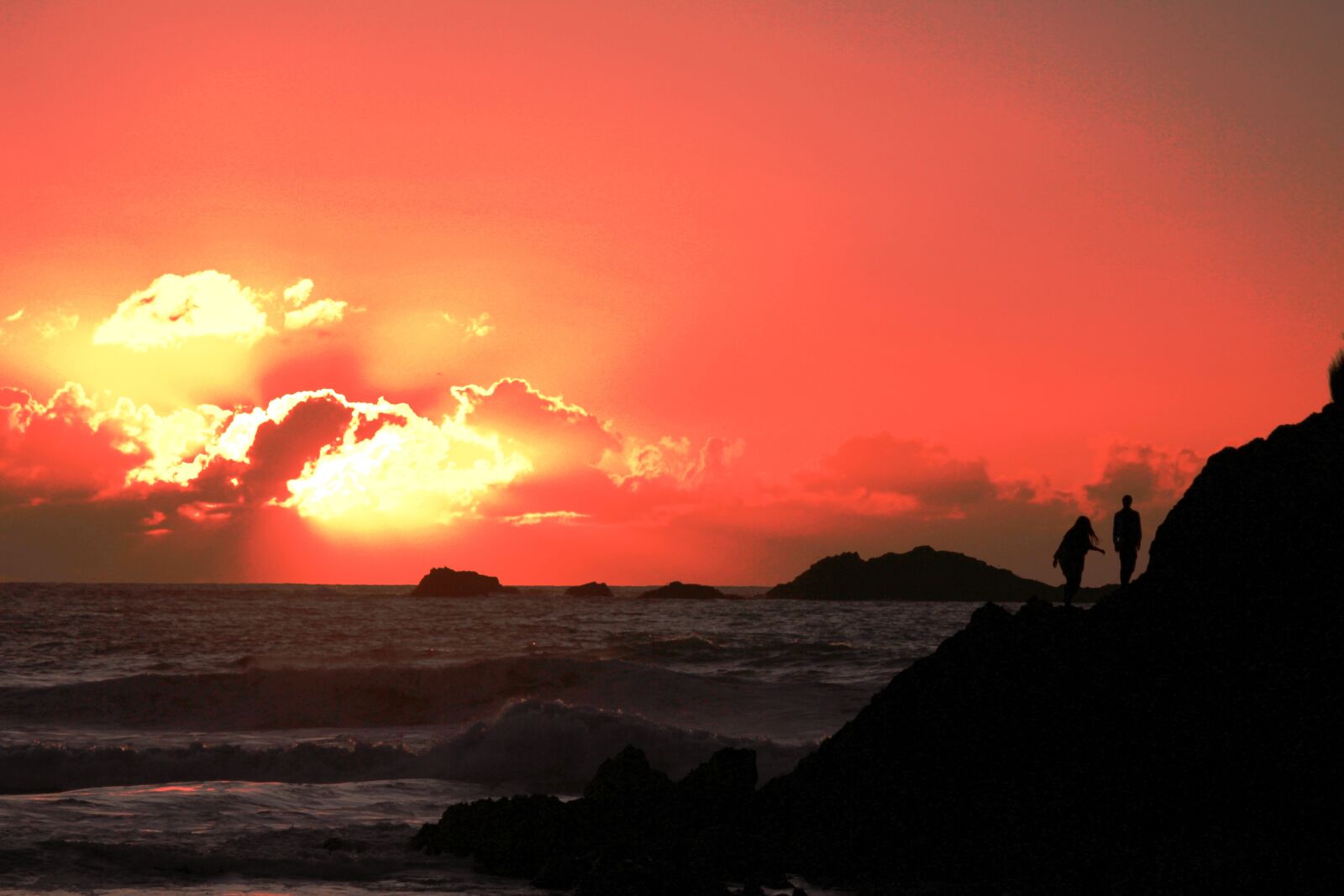 Canon EOS 550D (EOS Rebel T2i / EOS Kiss X4) sample photo. Sunset, sun, landscape photography