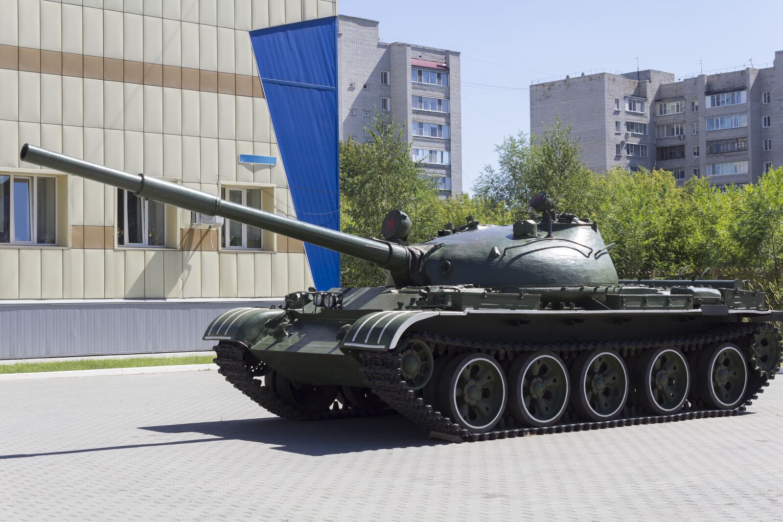 Canon EOS 600D (Rebel EOS T3i / EOS Kiss X5) sample photo. Tank, machine, weapons photography