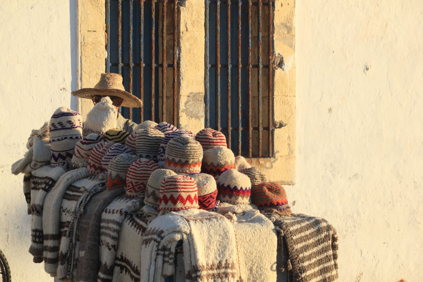 Canon EOS 550D (EOS Rebel T2i / EOS Kiss X4) sample photo. Morocco, essaouira, street photography