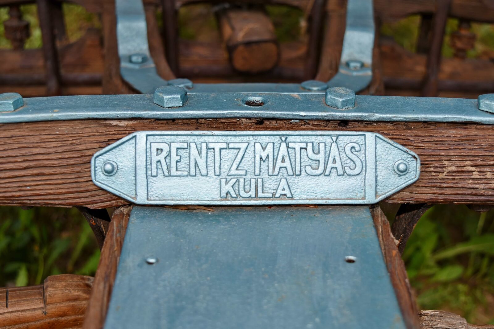 Nikon D5500 sample photo. Old, sign, wood, steel photography