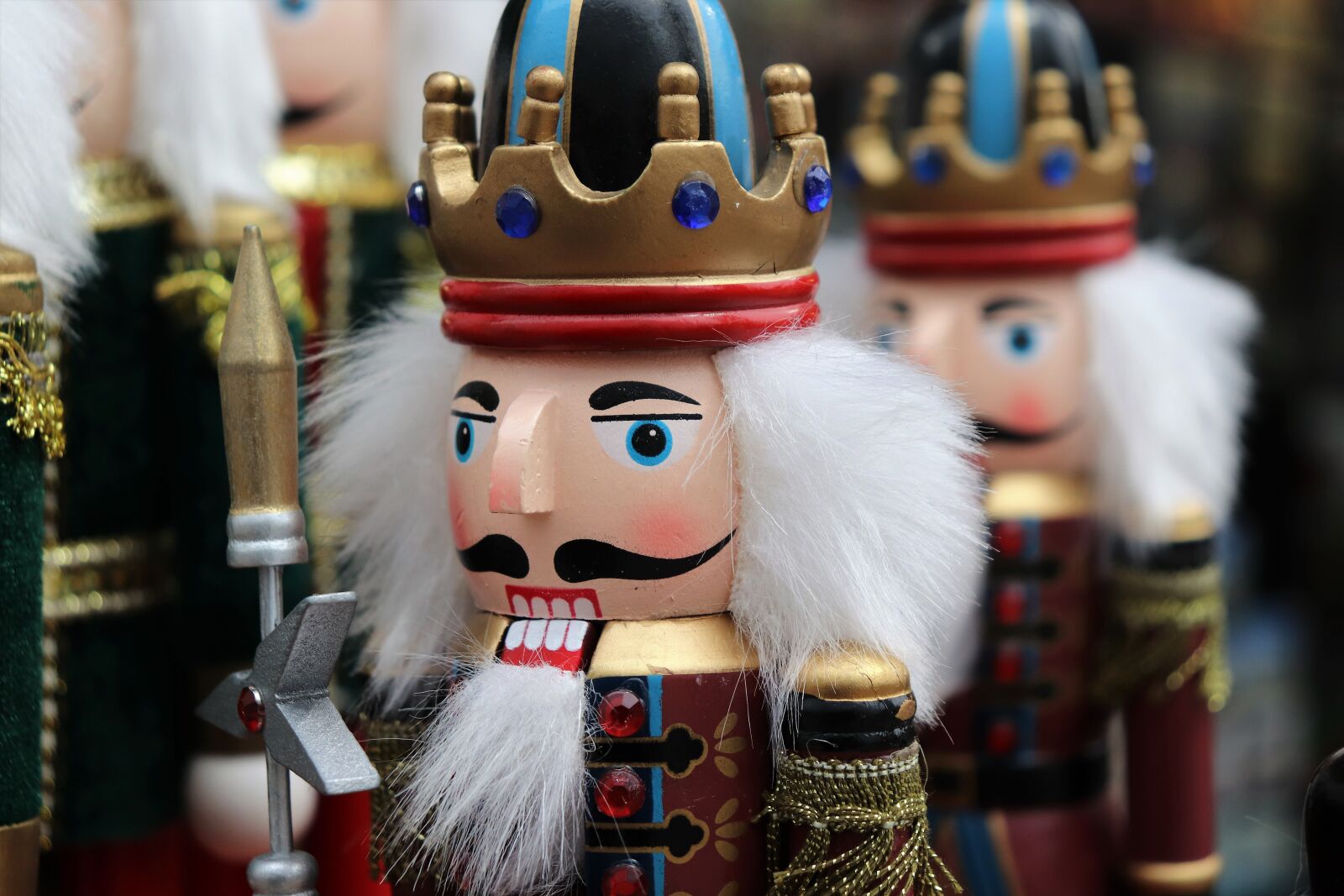 Canon EOS 200D (EOS Rebel SL2 / EOS Kiss X9) sample photo. Nusskracker figure, nutcracker, toy photography