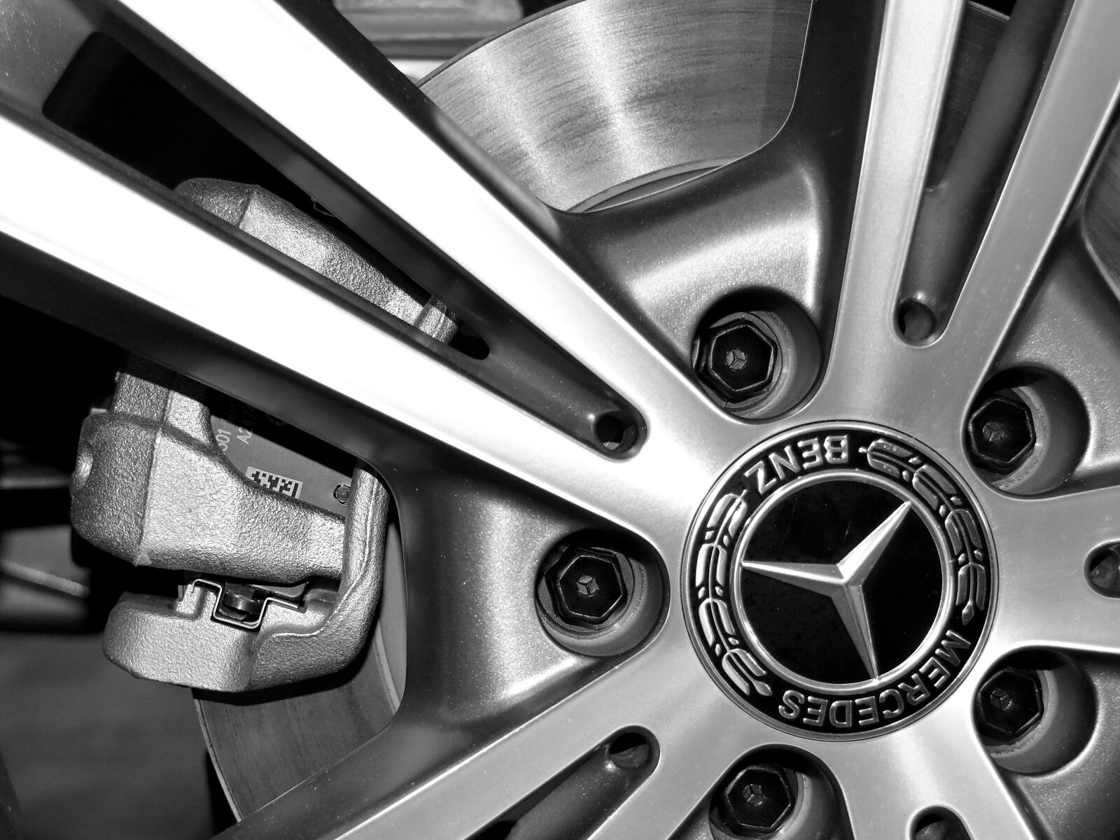 Nikon D5500 sample photo. Chrome, metal, metallic, monochrome photography